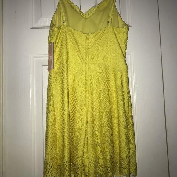 Gianni Bini Yellow Lace Romper XS - Picture 2 of 2
